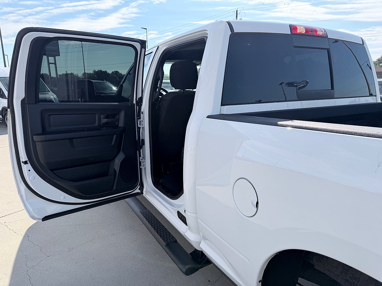 2025 RAM 2500 Tradesman Crew Cab 4x4 6'4" Box