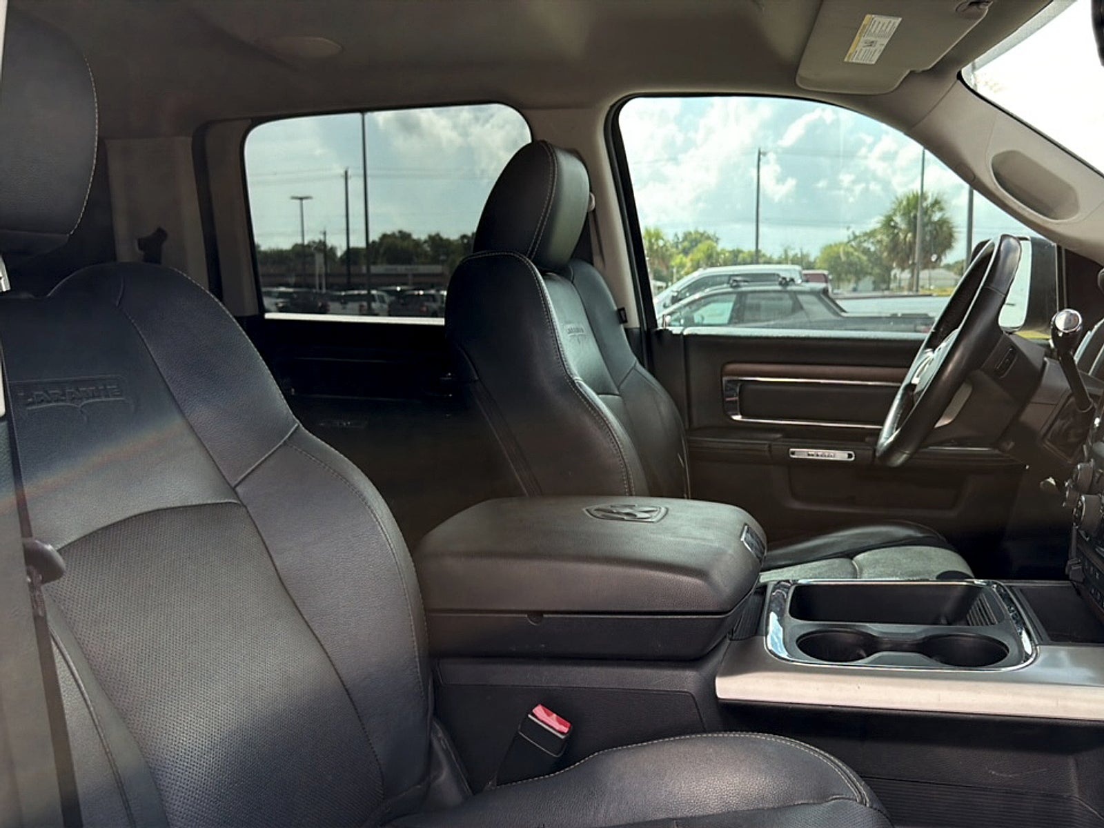 2017 RAM 2500 Laramie Crew Cab 4x4 6'4" Box