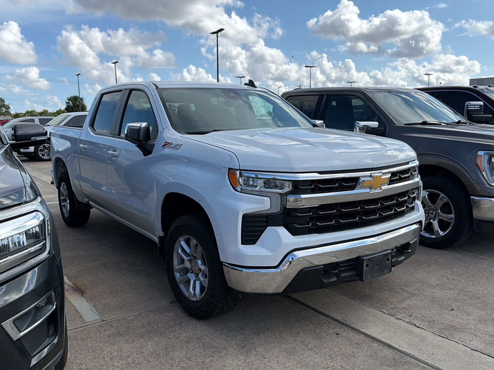 2024 Chevrolet Silverado 1500 4WD Crew Cab Short Bed LT
