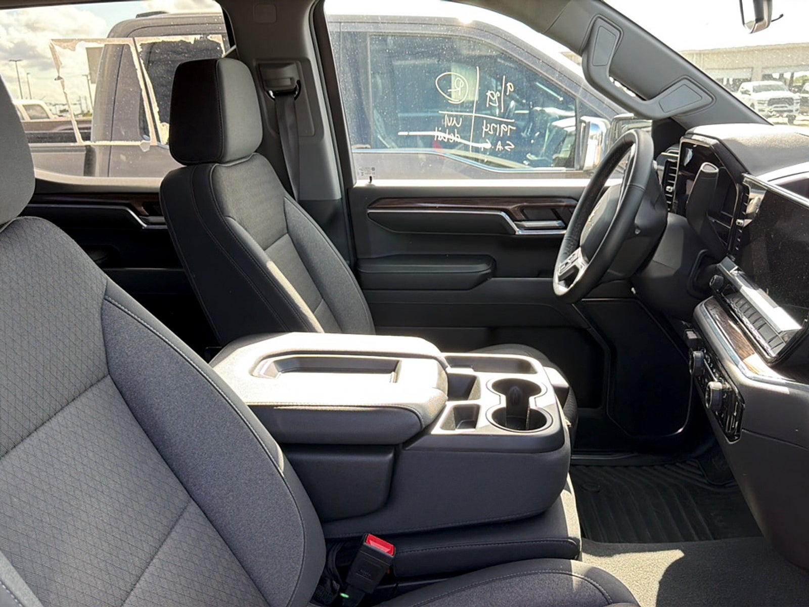 2024 Chevrolet Silverado 1500 4WD Crew Cab Short Bed LT