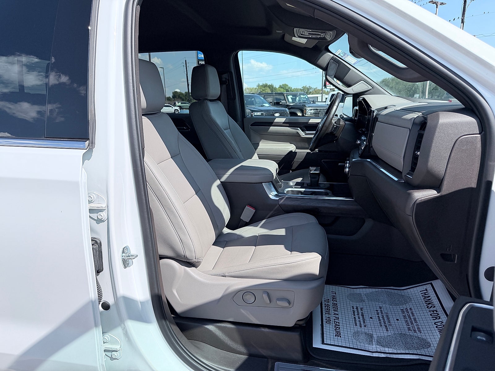 2023 GMC Sierra 1500 2WD Crew Cab Short Box SLT