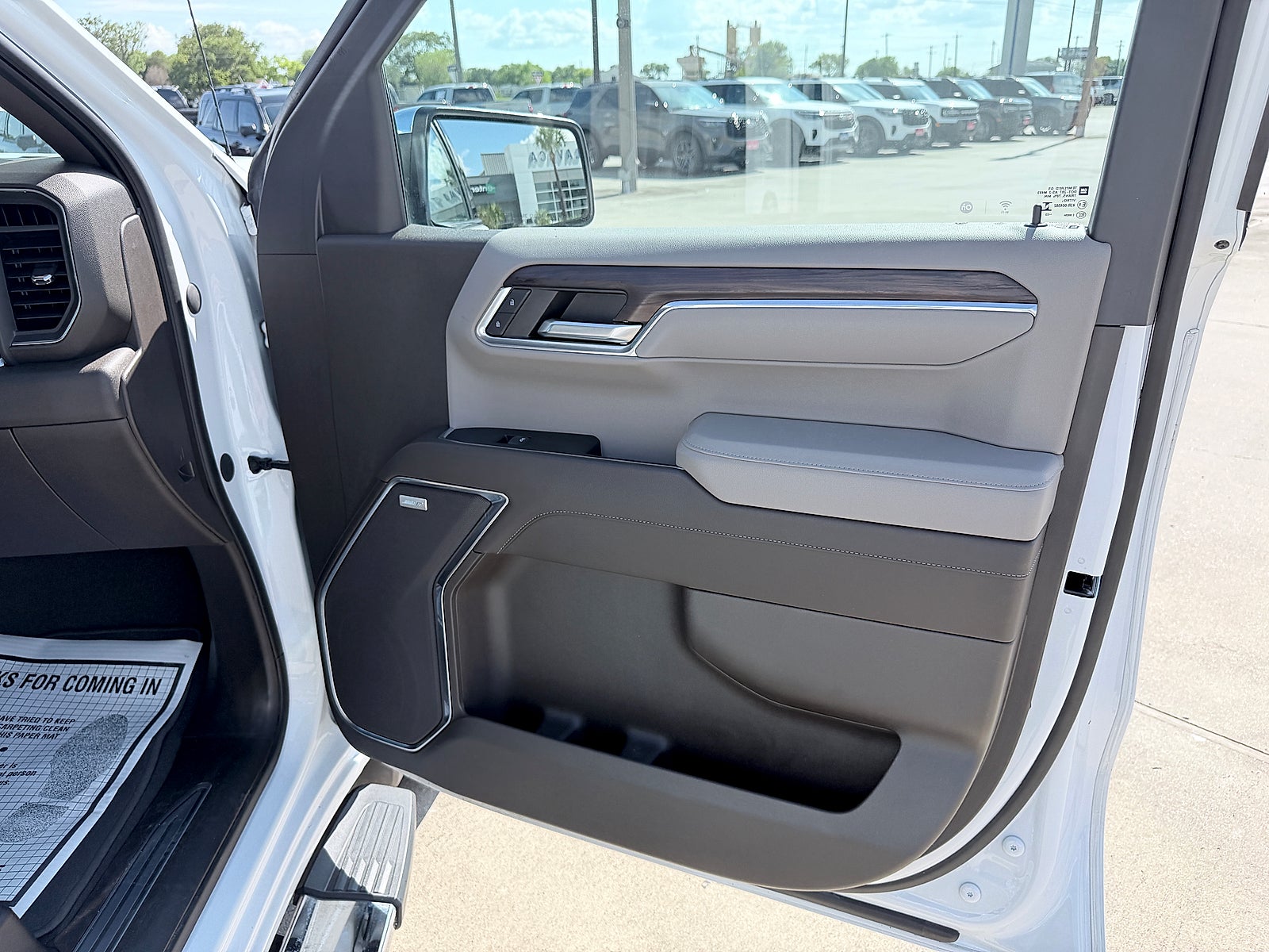 2023 GMC Sierra 1500 2WD Crew Cab Short Box SLT