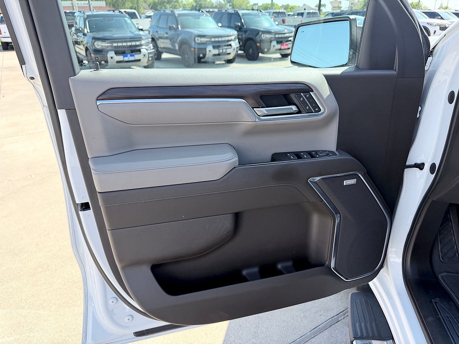 2023 GMC Sierra 1500 2WD Crew Cab Short Box SLT