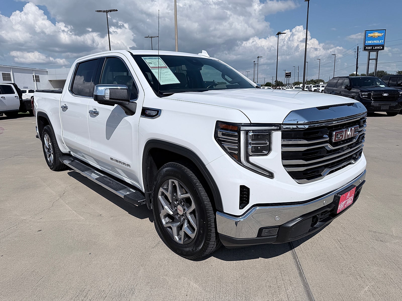 2023 GMC Sierra 1500 2WD Crew Cab Short Box SLT