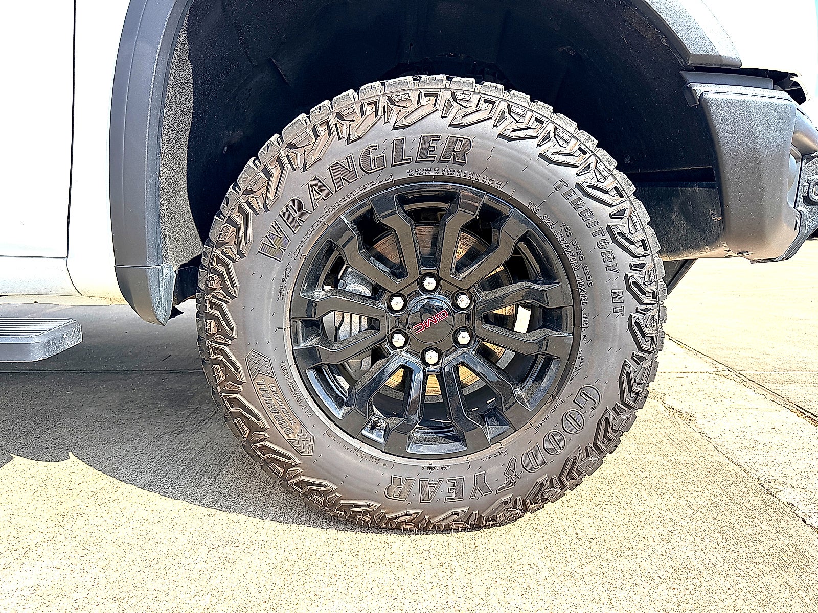 2023 GMC Sierra 1500 4WD Crew Cab Short Box AT4X