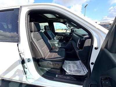 2023 GMC Sierra 1500 4WD Crew Cab Short Box AT4X