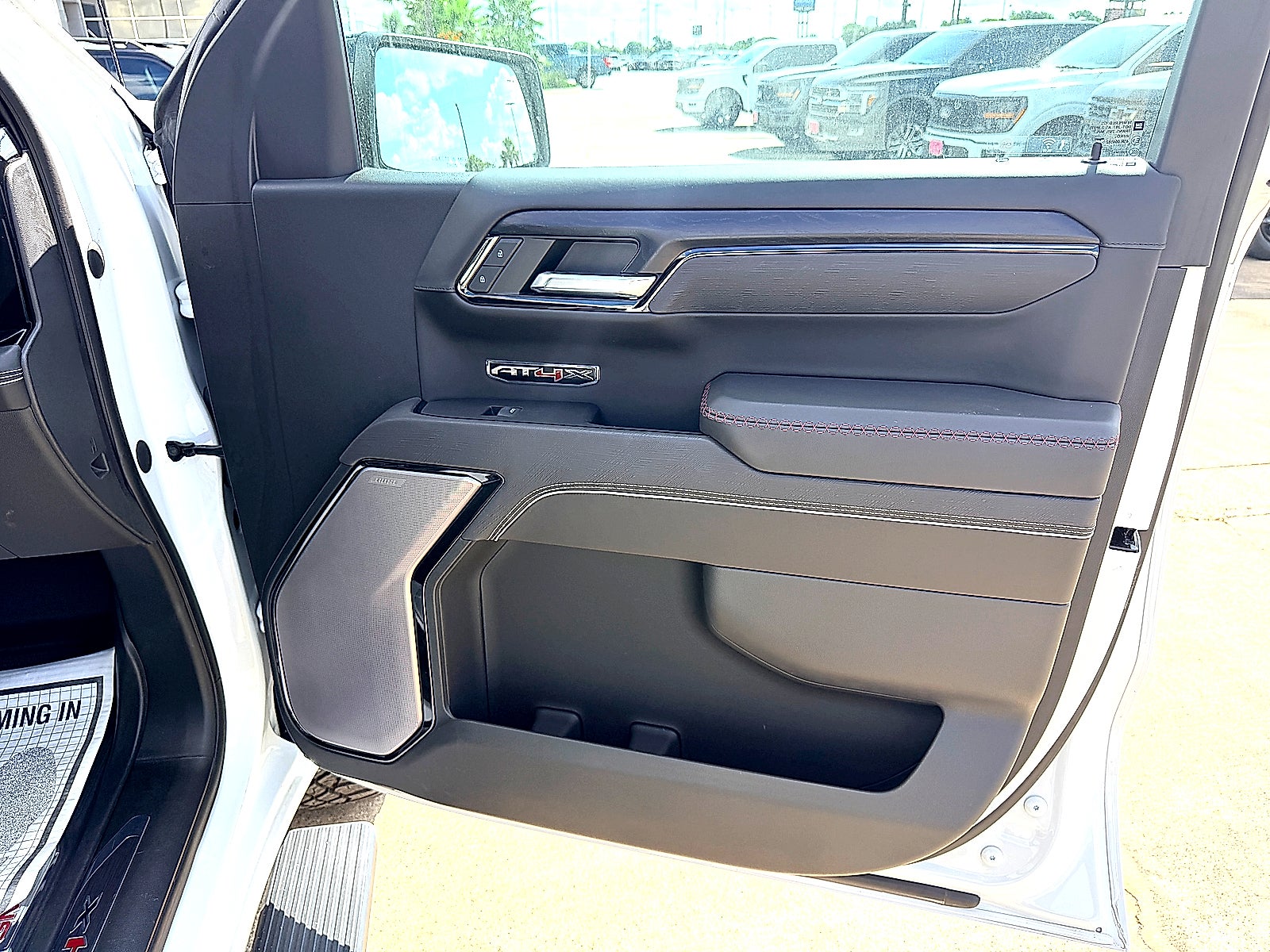 2023 GMC Sierra 1500 4WD Crew Cab Short Box AT4X
