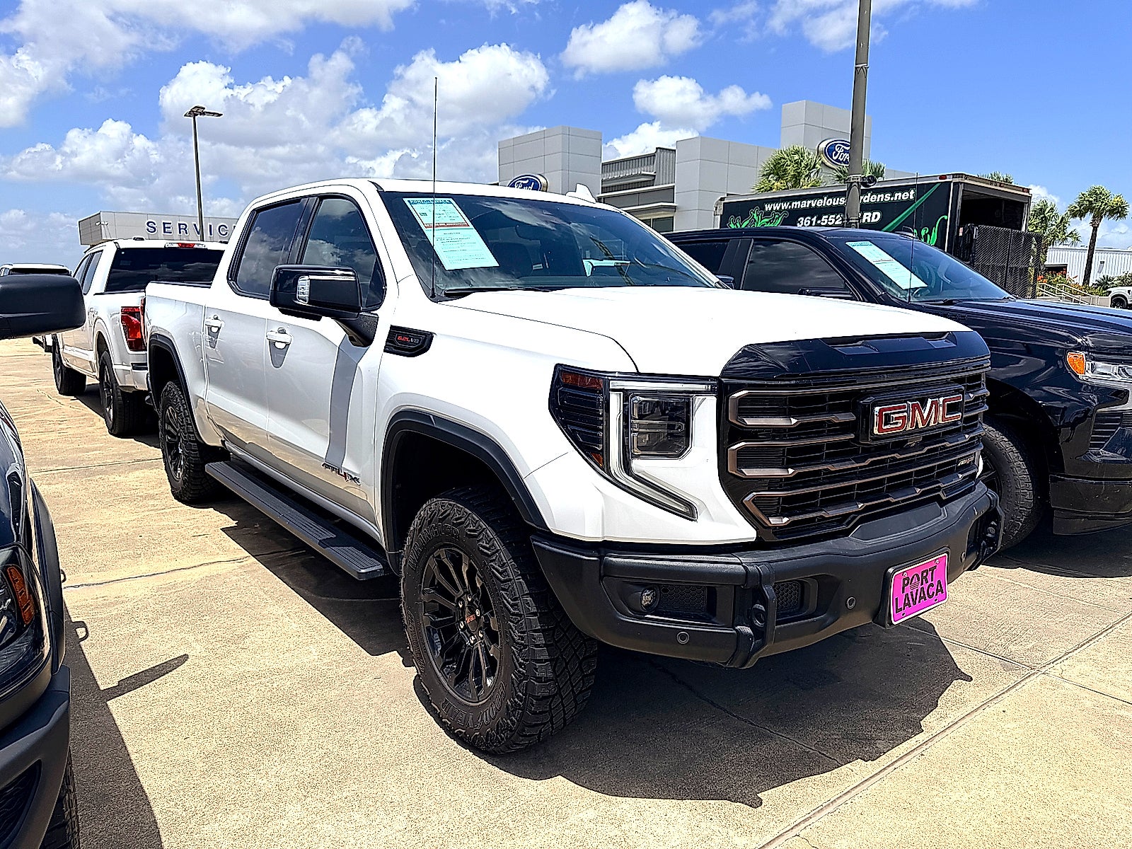 2023 GMC Sierra 1500 4WD Crew Cab Short Box AT4X