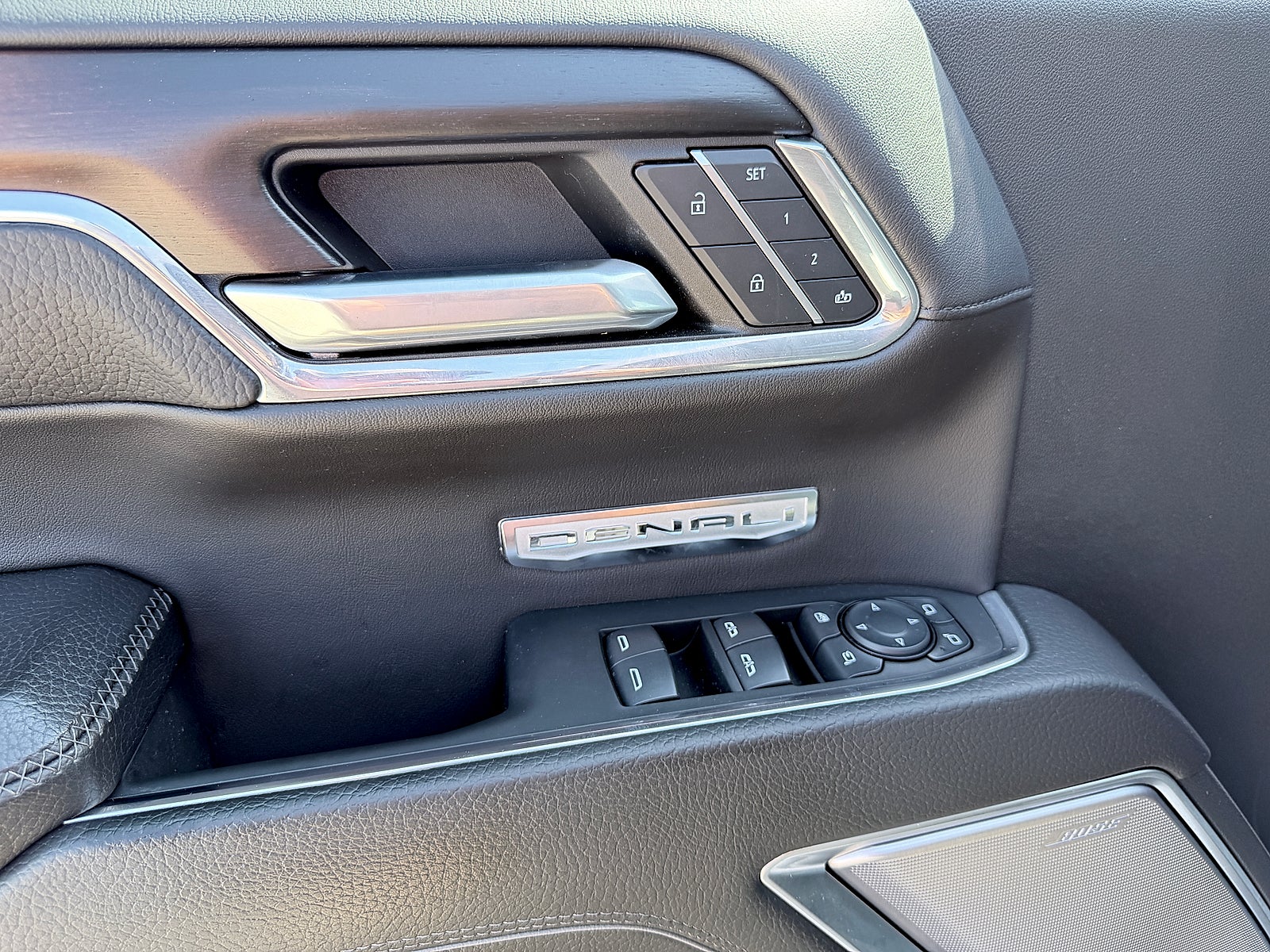 2024 GMC Sierra 1500 4WD Crew Cab Short Box Denali