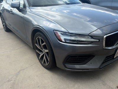 2020 Volvo S60 T6 Momentum