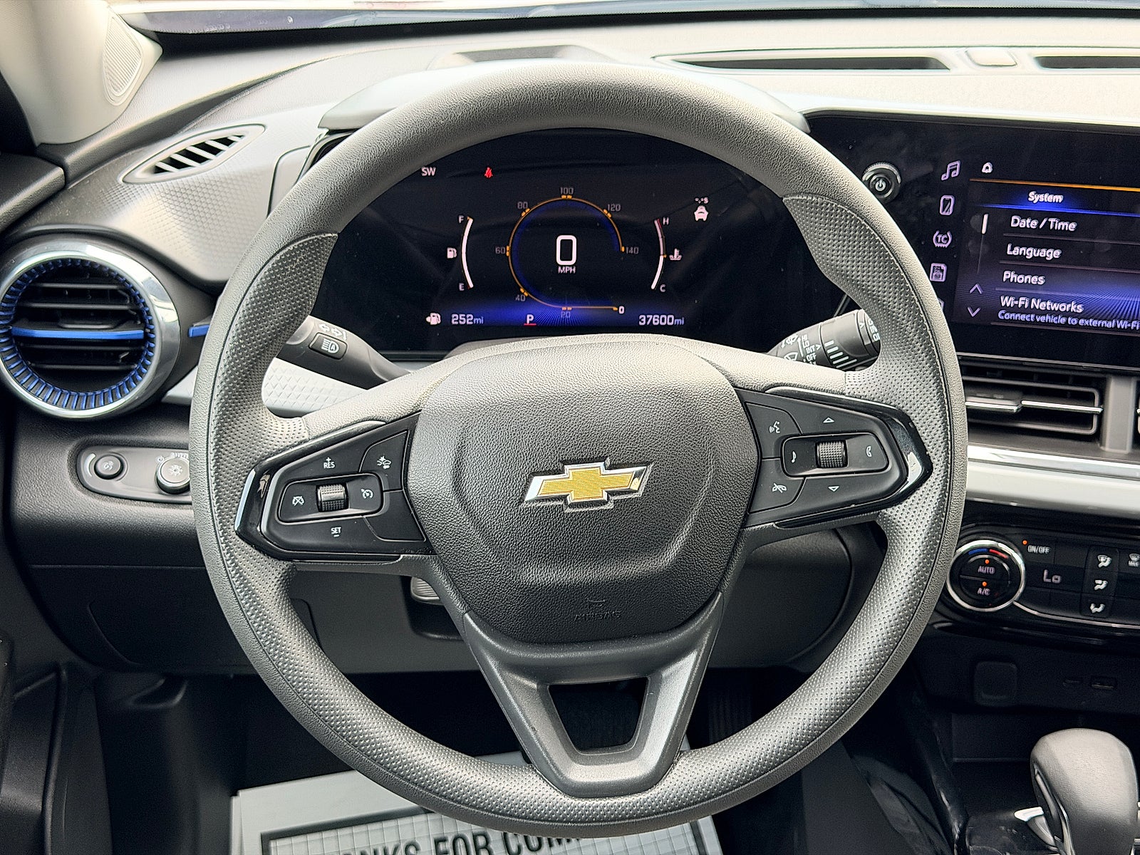 2025 Chevrolet Trax FWD LT